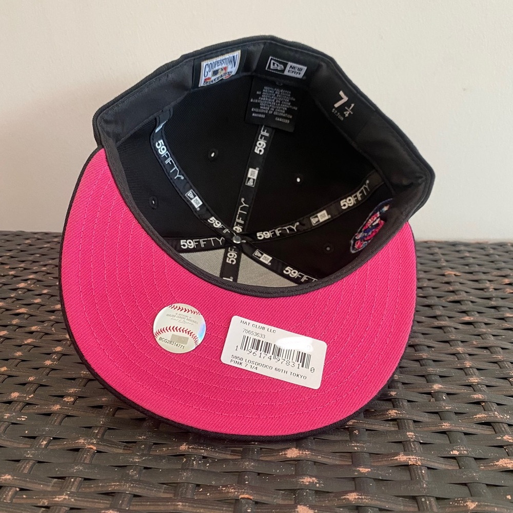 Hat Club Exclusive CyberPunk New Era‎ LA Dodgers With Pin - Picture 6 of 9